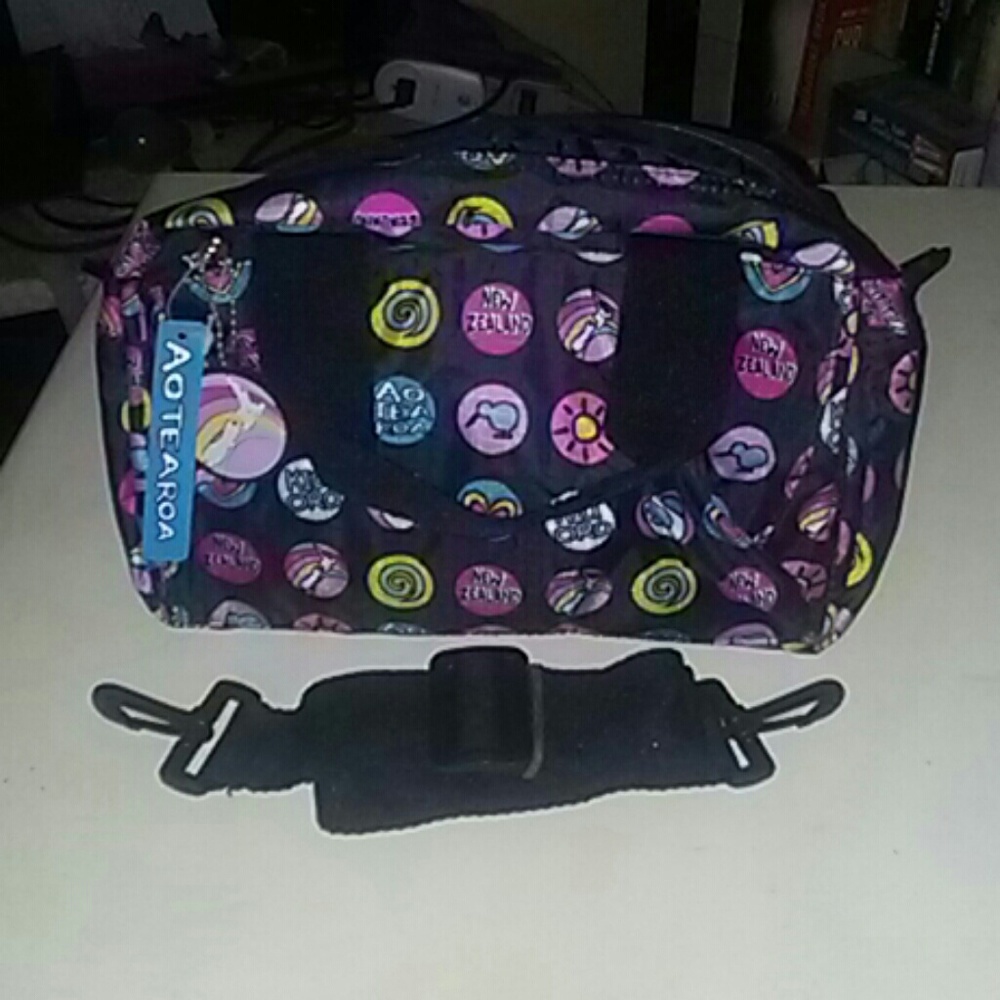 Derek New Zealand Aotearoa Vinyl Handbag